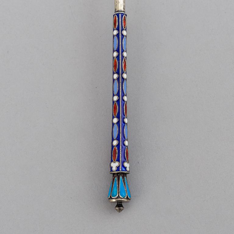 A Russian early 20th century silver and enamel spoon, mark of probably Matryena Andreyevna, Moscow 1899-1908.