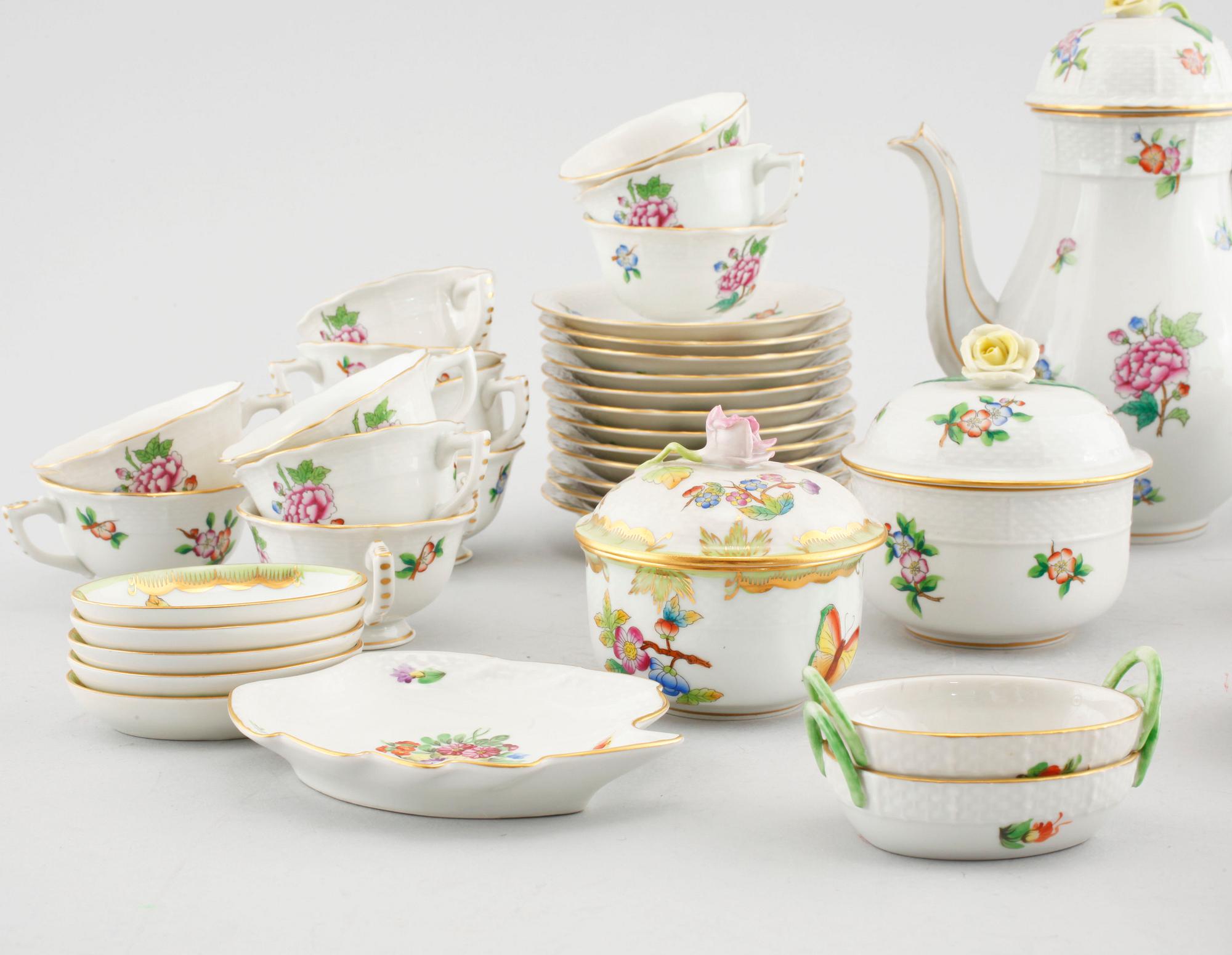 29 Herend porcelain items from the second half of the 20th century.