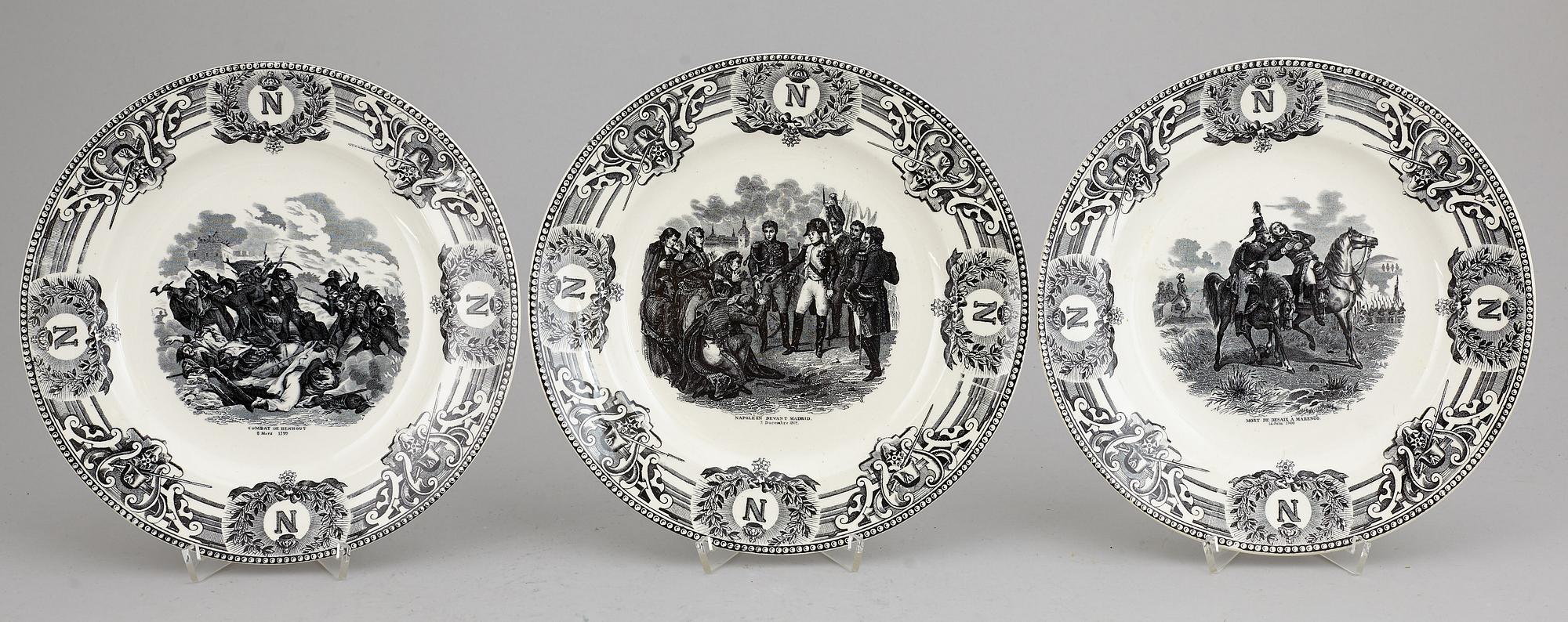 A set 15 cream ware dinner plates, Belgium, "Napoleon".