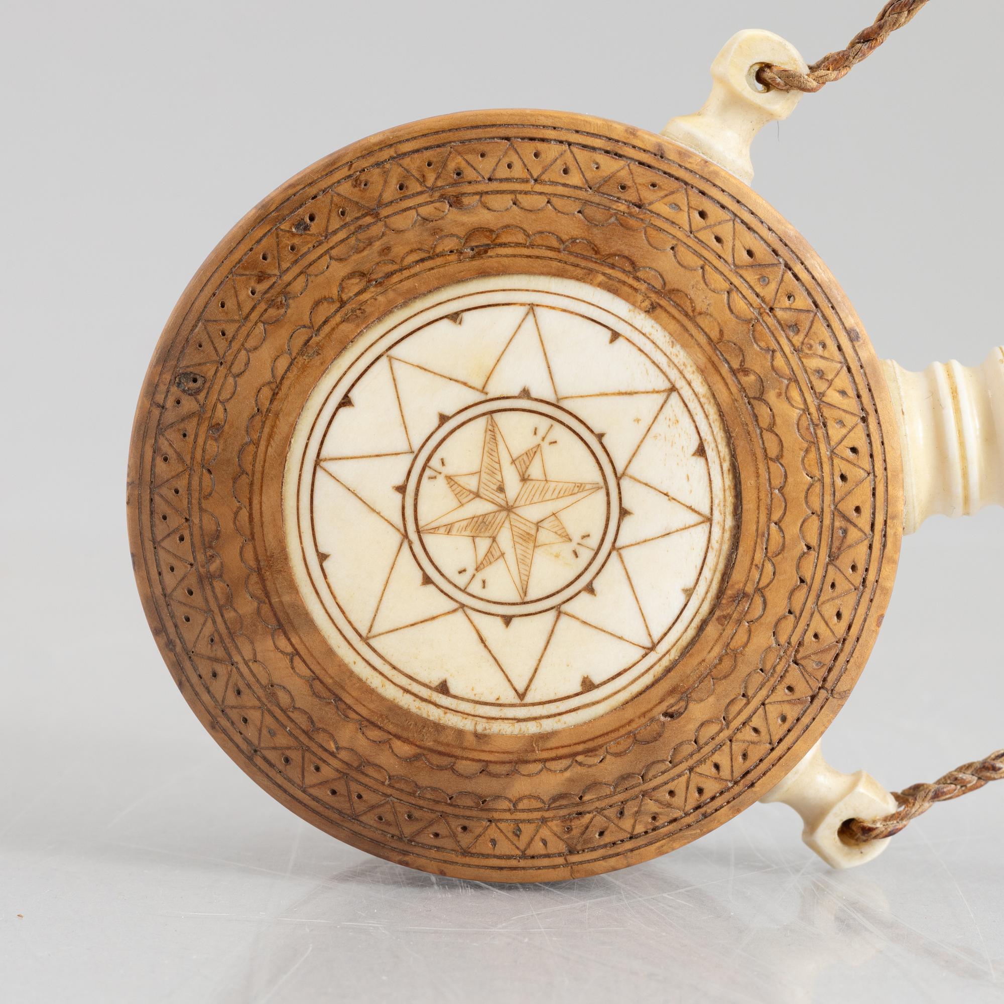 Sixten Lindberg, a birch and reindeer horn flask, signed and dated -80.