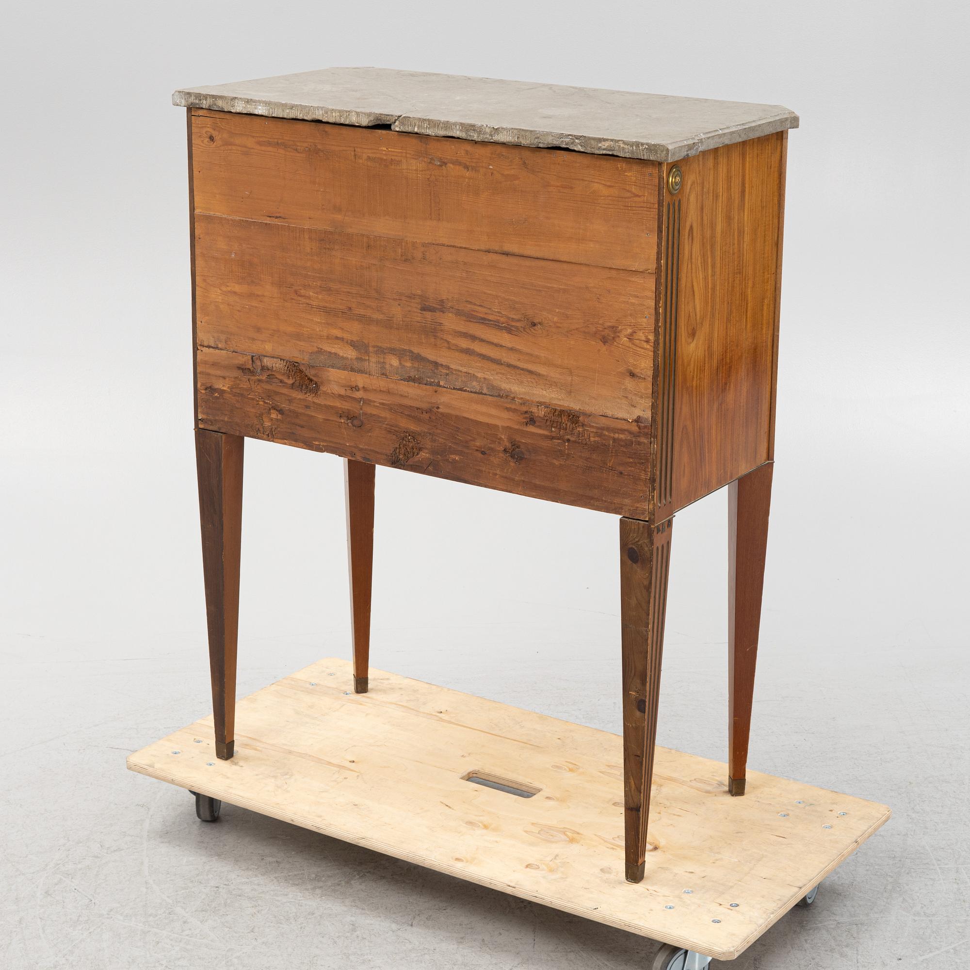 Sekretär, gustaviansk, omkring år 1800.