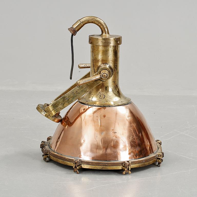 FARTYGSLAMPA, mässing samt koppar, 1900-talets första hälft.