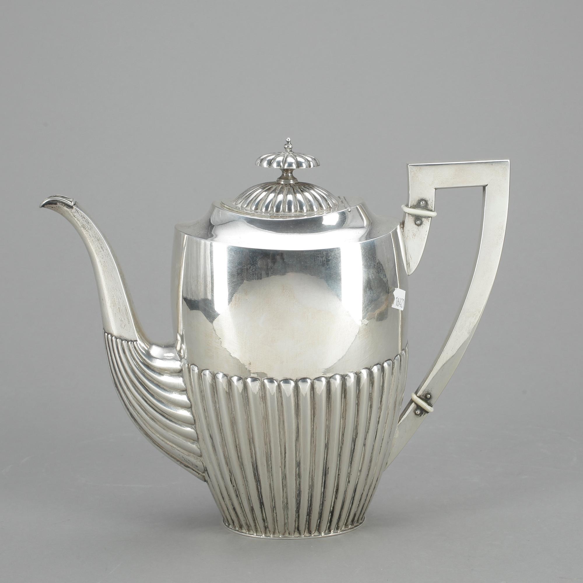 KAFFESERVIS, 3 delar, silver, CG Hallberg, Stockholm, 1909. Vikt ca 1237g.