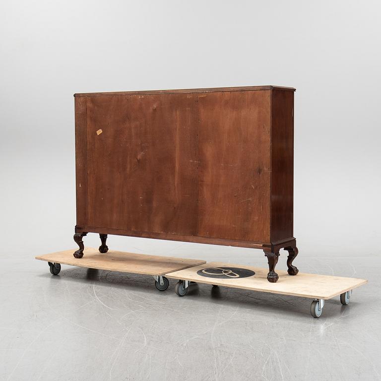 A Chippendale-style mahogany book cabinet, first half of the 20th Century.