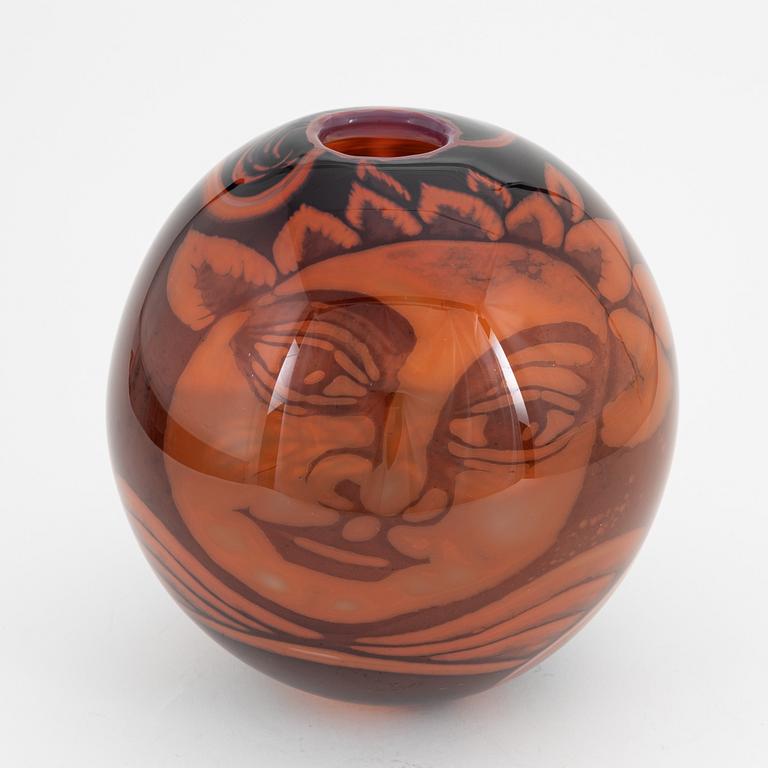 Eva Englund, a 'Graal' glass vase, Orrefors, 1988.