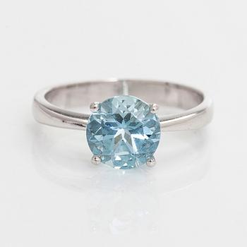 Ring, faceted aquamarine, 18K white gold.