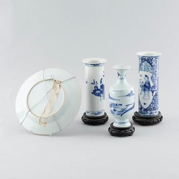 Four pieces of chinese porcelain, 18th and 19th/early 20th century.