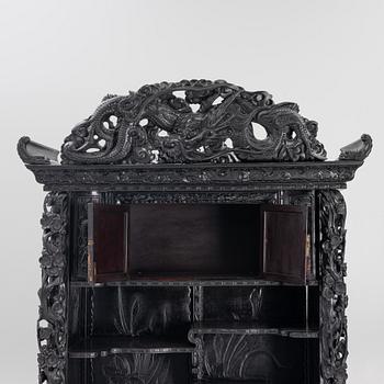 A Japanese cabinet, around 1900.