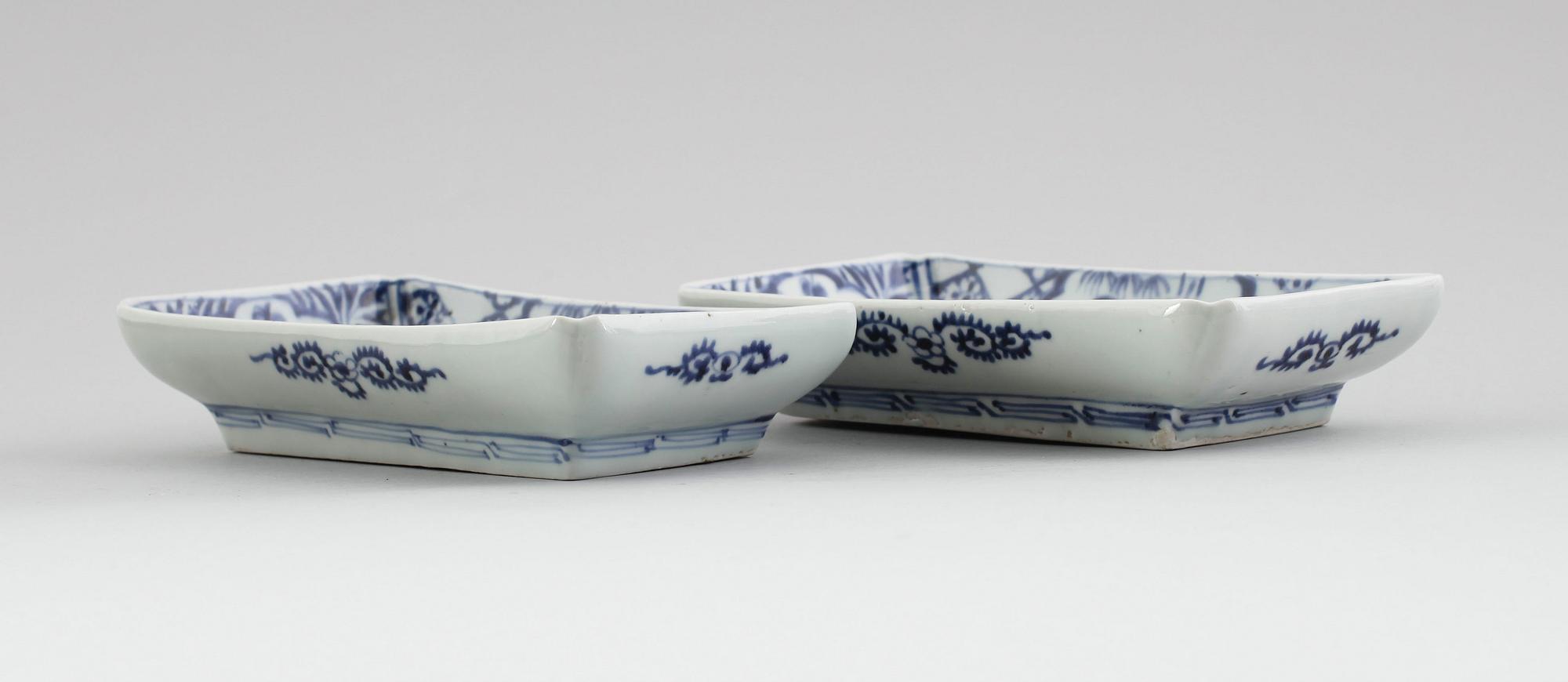 SKÅLAR, 2 st, porslin, Japan, sent 1800-tal.