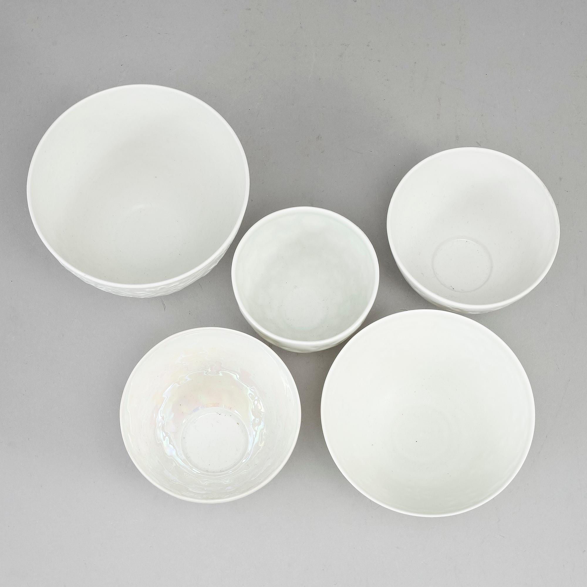 GUNNAR NYLUND, twelve porcelain bowls from Rörstrand.