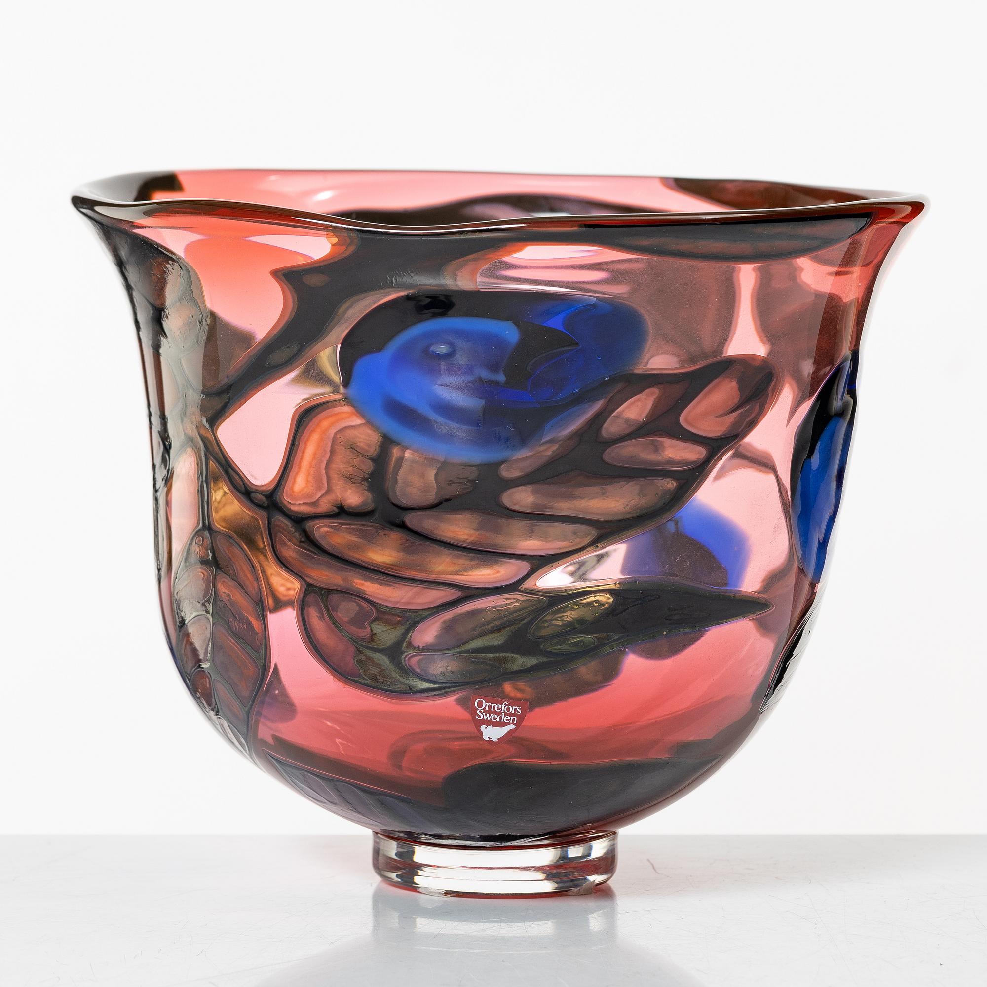 Eva Englund, a glass vase, Orrefors 1990.