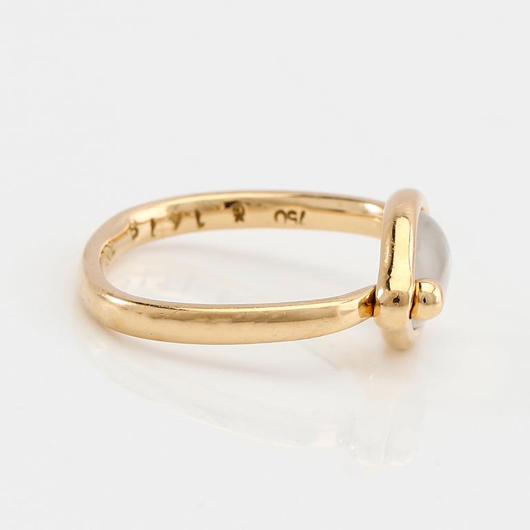 Vivianna Torun Bülow-Hübe, ring modell nr 1418 18K guld med månsten, för Georg Jensen Danmark.