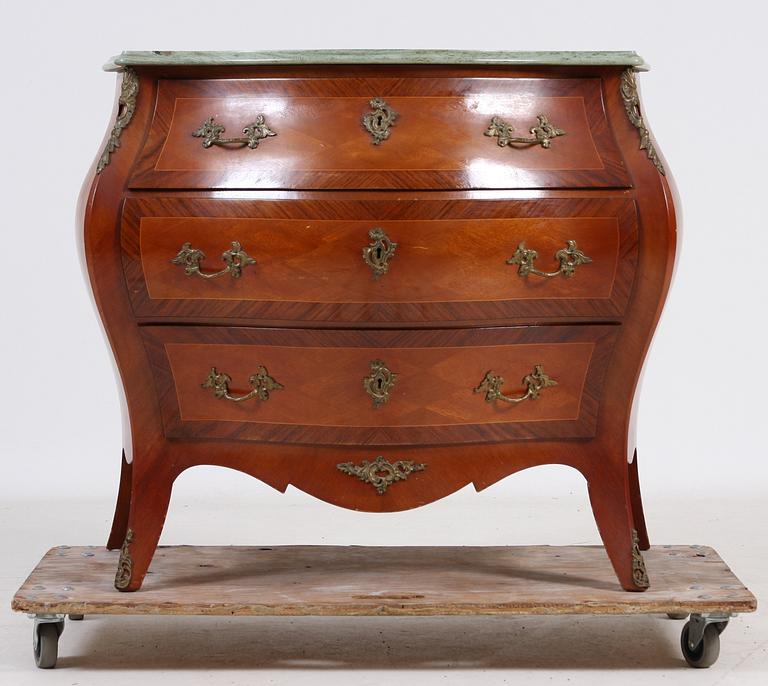 BYRÅ, rokokostil, 1900-tal.