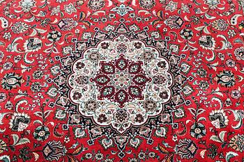 A carpet, Tabirz, part silk, 60 Raj. ca 288 x 200 cm.