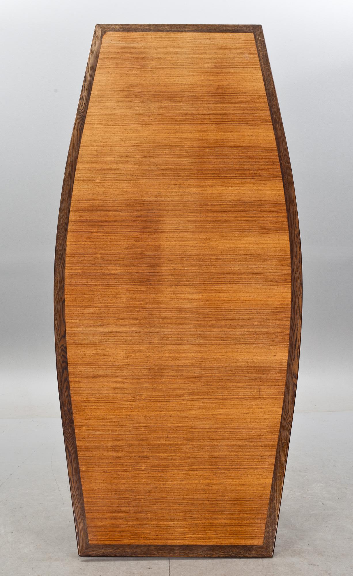 BORD, Florence Knoll, Knoll International.