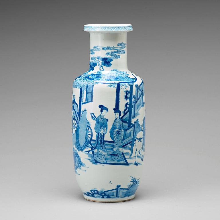 A blue and white roleau vase, Qing dynasty, 19th Century.