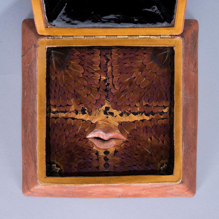 ZOLTAN POPOVITS, KERAMIIKKAVEISTOS. Pyramiidi. Sign.