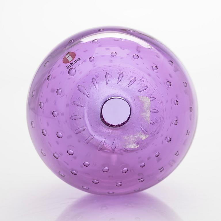 Oiva Toikka, A annual egg 2021 "Summer Finch's Egg", signed O. Toikka Iittala 2021, numbered 322/750.