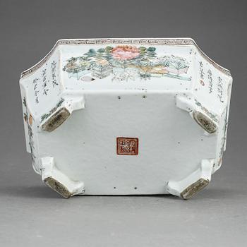 YTTERFODER, porslin, Kina, 1900-tal.