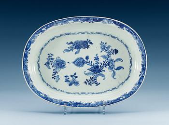 1745. A blue and white oval saucer dish, Qing dynasty, Qianlong (1736-95).