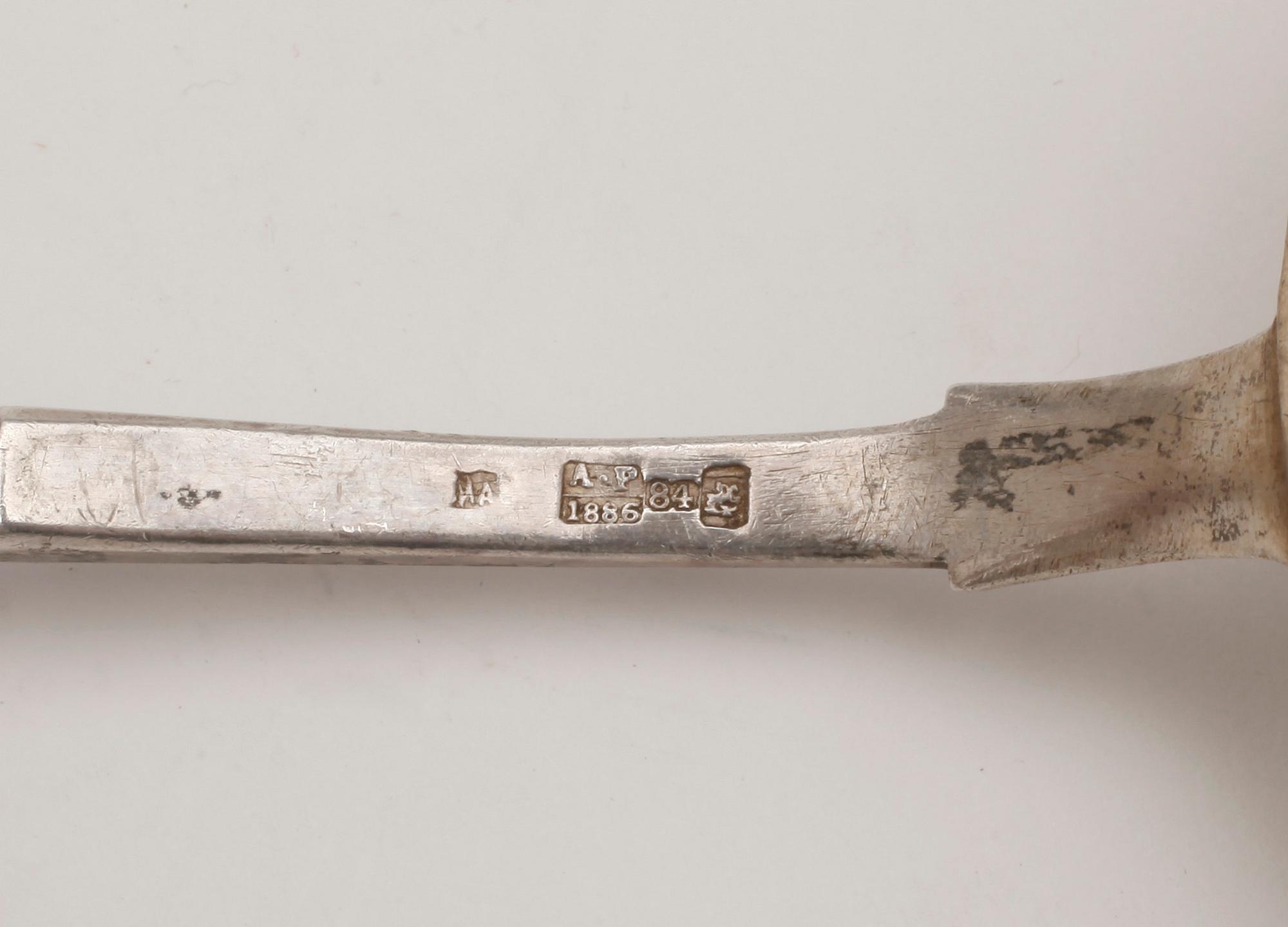 SERVISDELAR, 12, silver, Ryssland, bland annat Moskva 1890-tal. Mestadels 1800-talets slut. Vikt ca 580 gram.