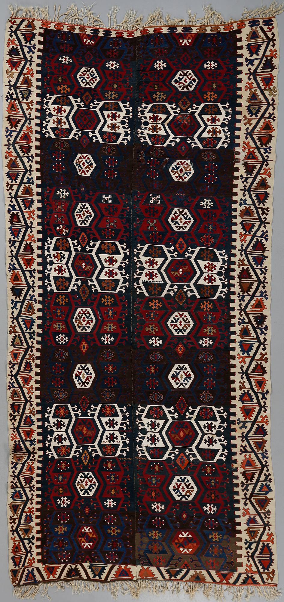 MATTA, Kelim, old/semiantik, ca 340 x 162 cm.