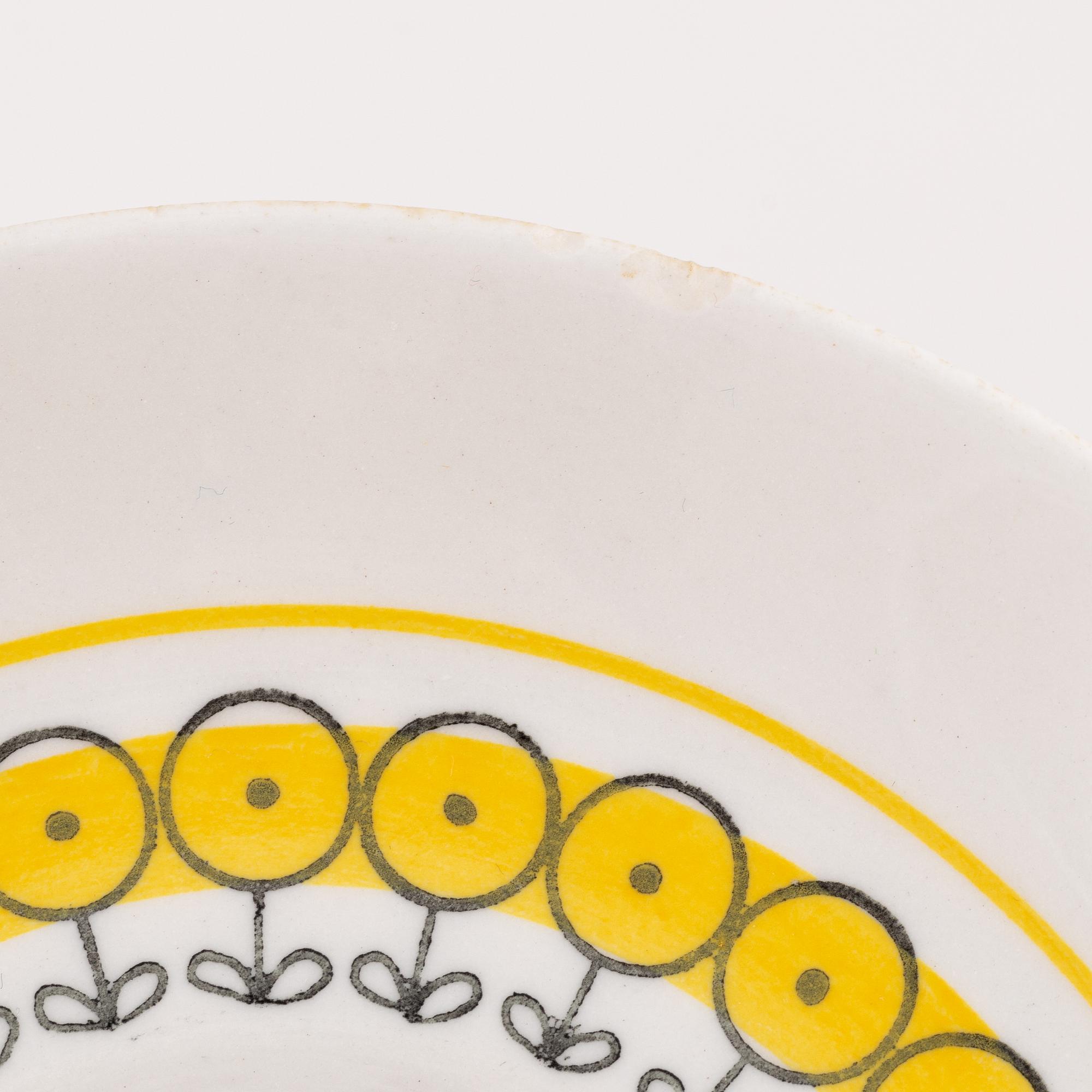 Berit Ternell, a set of six porcelain teacups with saucers, Upsala-Ekeby 1960-62.