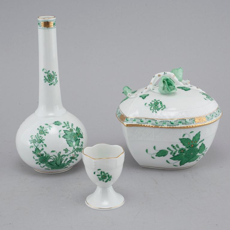 48 pieces of porcelain tableware from Herend, model "Indian Basket", 20th century.