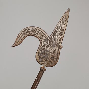 KUKRI samt YXA, indopersiska, stål, 1900-talets första hälft.