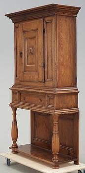 SKÅP, senbarock 1700-tal.