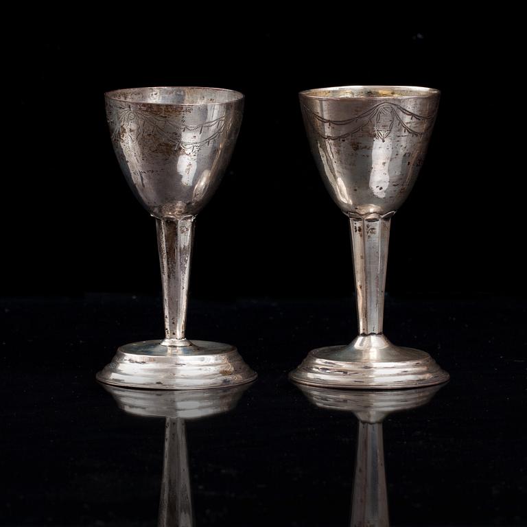 SUPKALKAR, två st, silver, empire, Ängelholm. 1800-talets första hälft. Tot vikt 80 g.