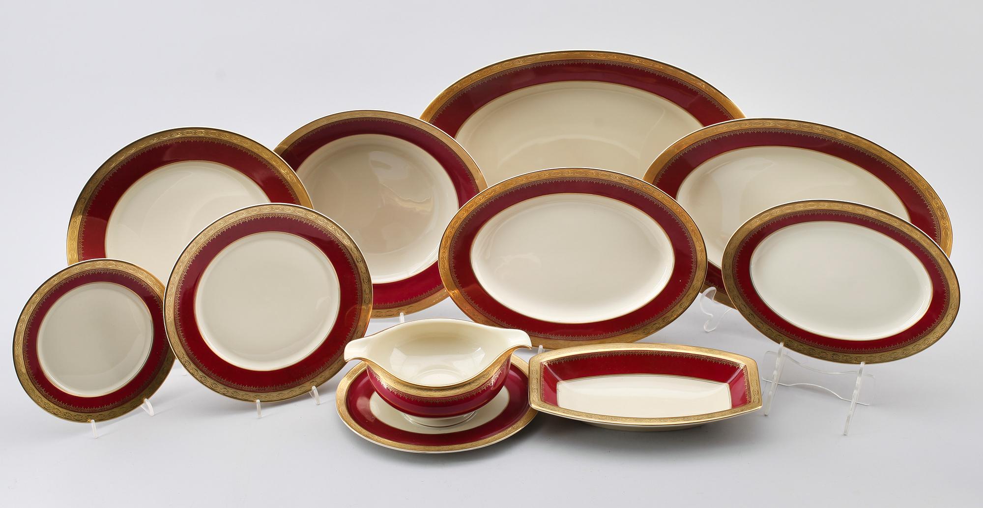 MATSERVIS, 68 delar, porslin, Rosenthal, 1900-talets första hälft.