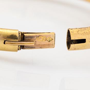 A Tillander, Armband, 14K guld, granat och pärlor. S:t Petersburg, tidigt 1900-tal.