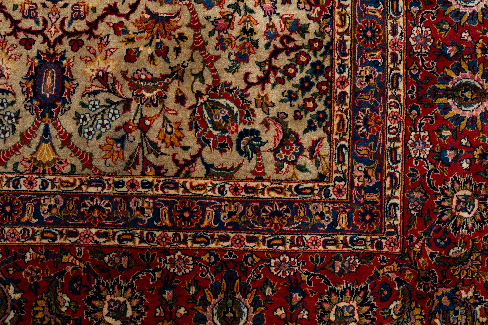 Matta, semiantik Keshan, ca 422 x 321 cm.