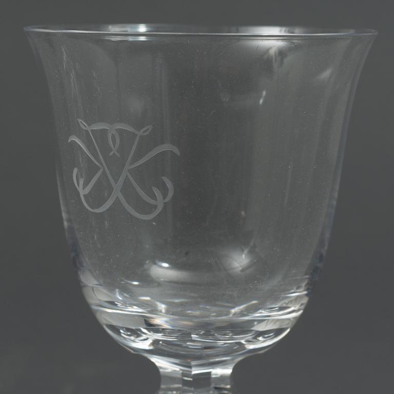 Elis Bergh, a 38-piece 'Gustaf Adolf' glass service, Kosta.
