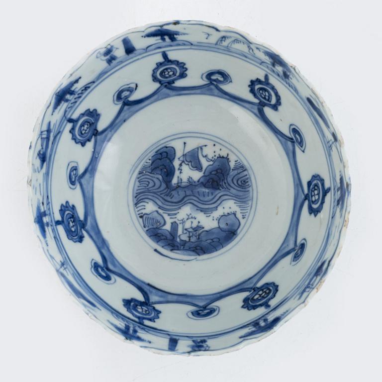 A blue and white bowl, Ming dynasty, 17th century.