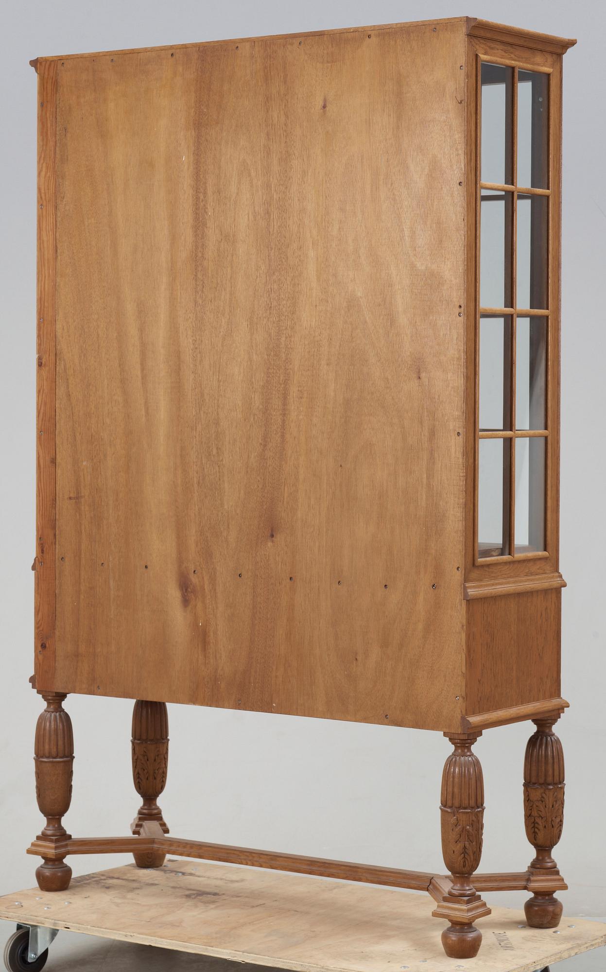 VITRINSKÅP, Barockstil, 1900-talets första hälft.