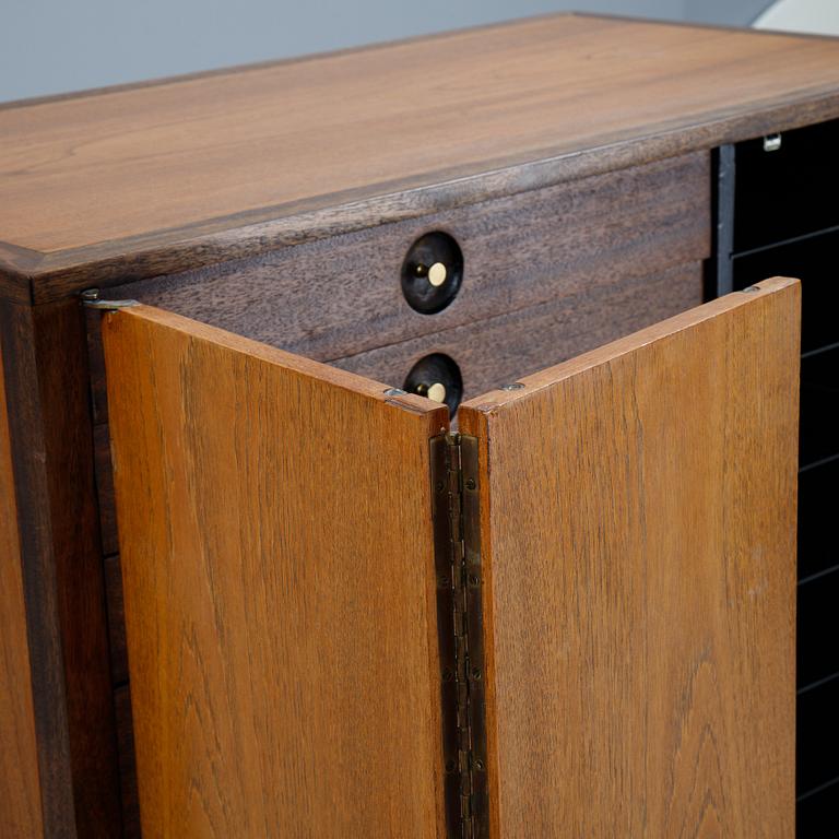 Harvey Probber a 'Gentlemans chest' or cabinet, Harvey Probber, Fall River, Massachusetts, 1960s.