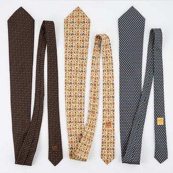 Hermès, three silk ties.