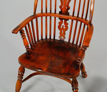 KARMSTOLAR, ett par, Windsor-modell, 1900-talets första hälft.