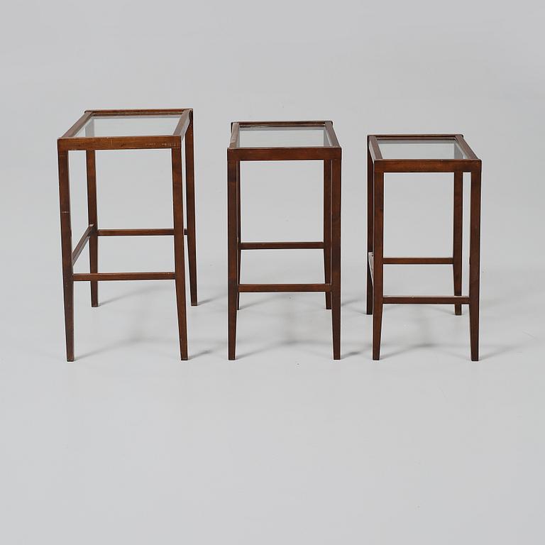 SATSBORD, 3 delar, 1900-talets andra hälft.