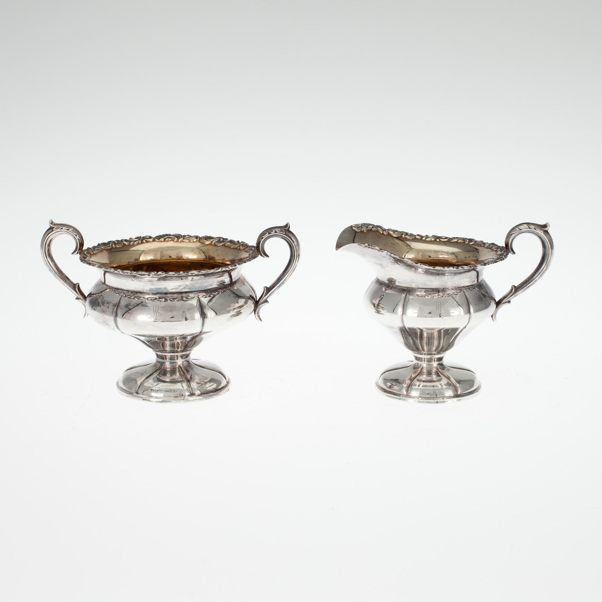 GRÄDDSNÄCKA och SOCKERSKÅL, silver, Kultakeskus, Tavastehus 1968. Tot. vikt ca 241 g.