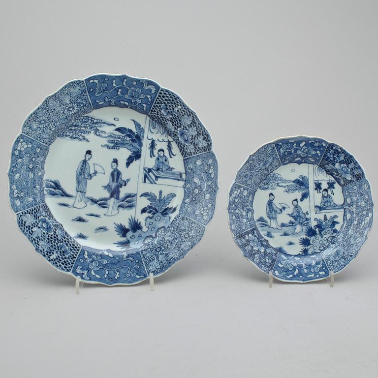 TALLRIKAR, 2 st, BÄRTALLRIK samt SKÅLFAT, porslin, Kina, Qing dynastin, 1700-tal.