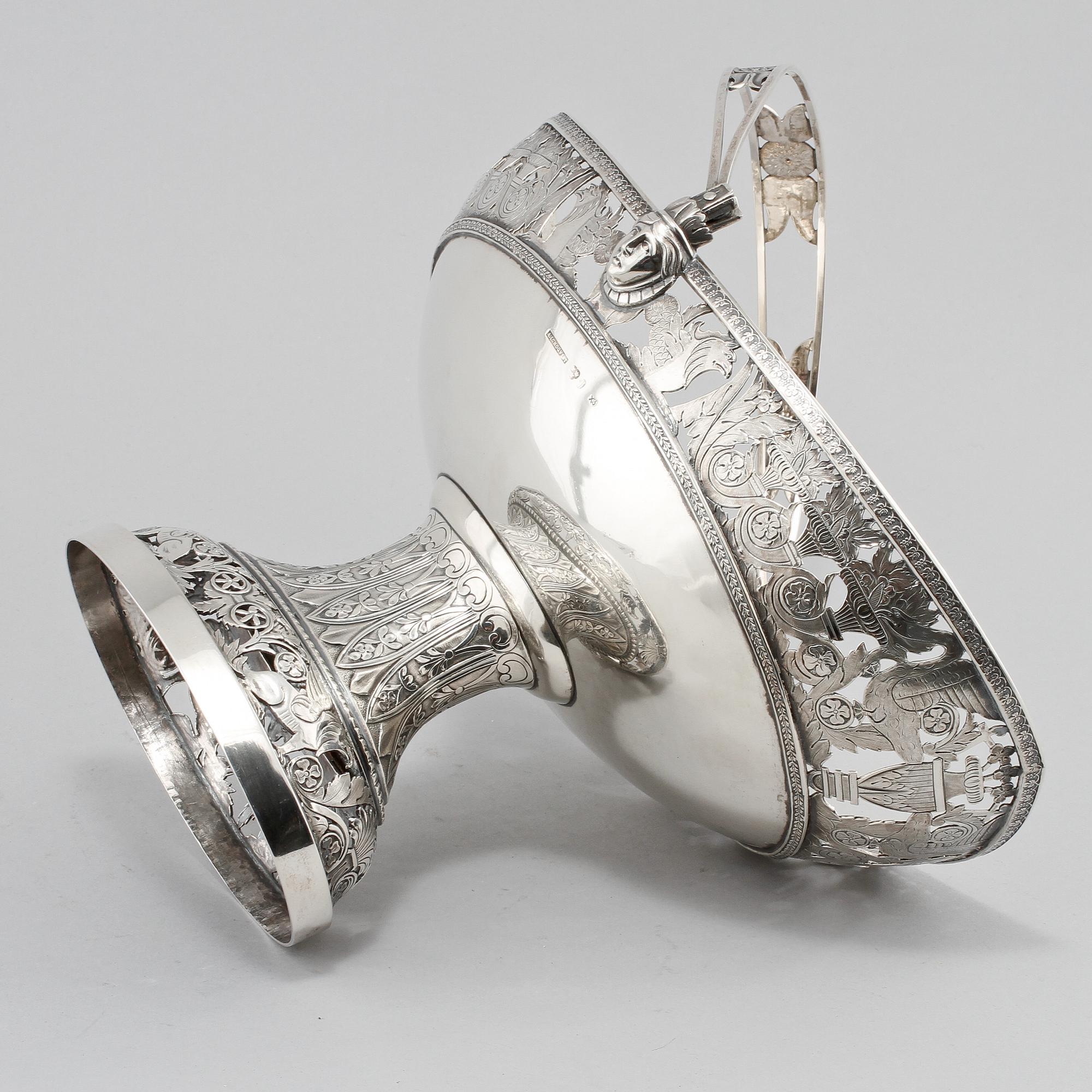 SKÅL PÅ FOT, silver, empire, Anders Petter Lundqvist, Stockholm 1828. Vikt 1 100 g.