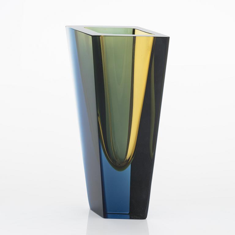 Kaj Franck, A glass vase 'Prisma' signed K. Franck, Nuutajärvi Notsjö -62.