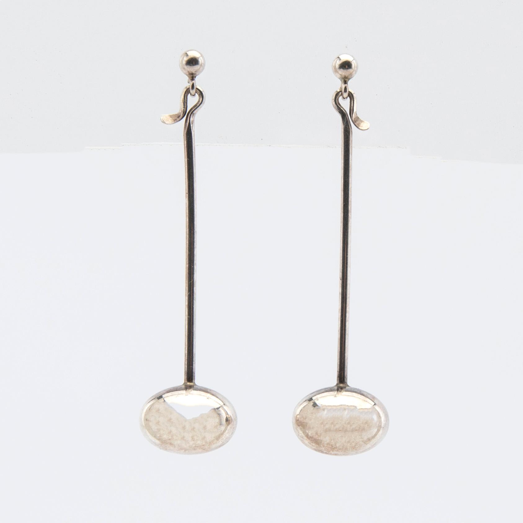 Vivianna Torun Bülow-Hübe, örhängen, ett par, silver, Georg Jensen, Danmark.