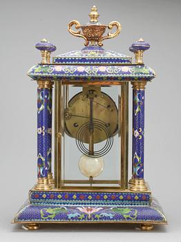 BORDSPENDYL, mässing och emalj, 1900-tal, troligen Kina.