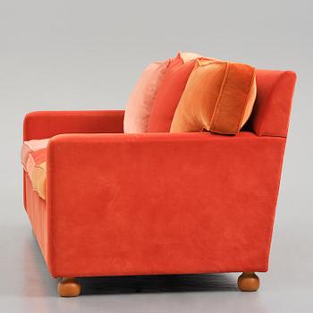 Josef Frank, a three-seated sofa, model 3031, Firma Svenskt Tenn, 2000s.