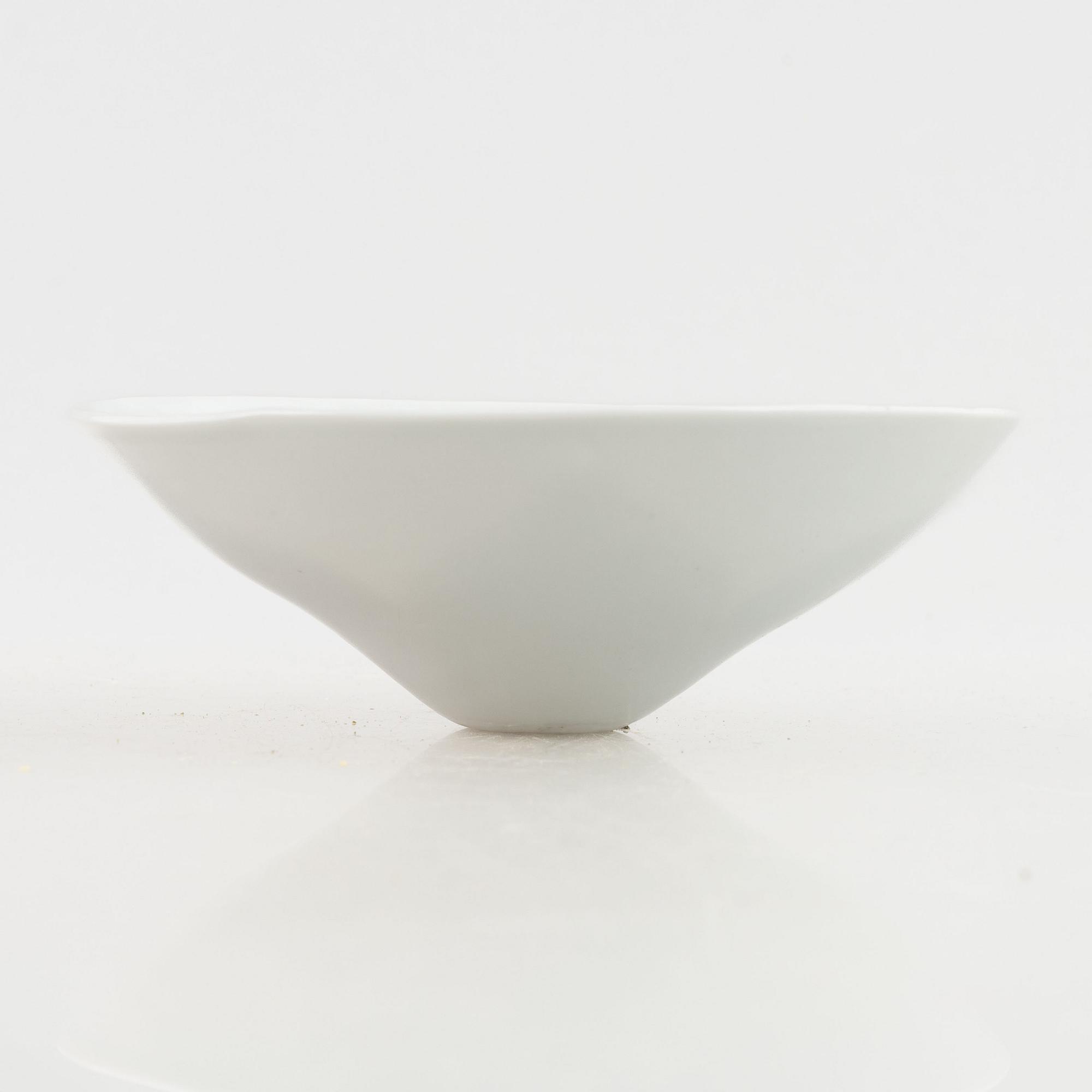 Aune Siimes, bowl, Arabia, Finland.