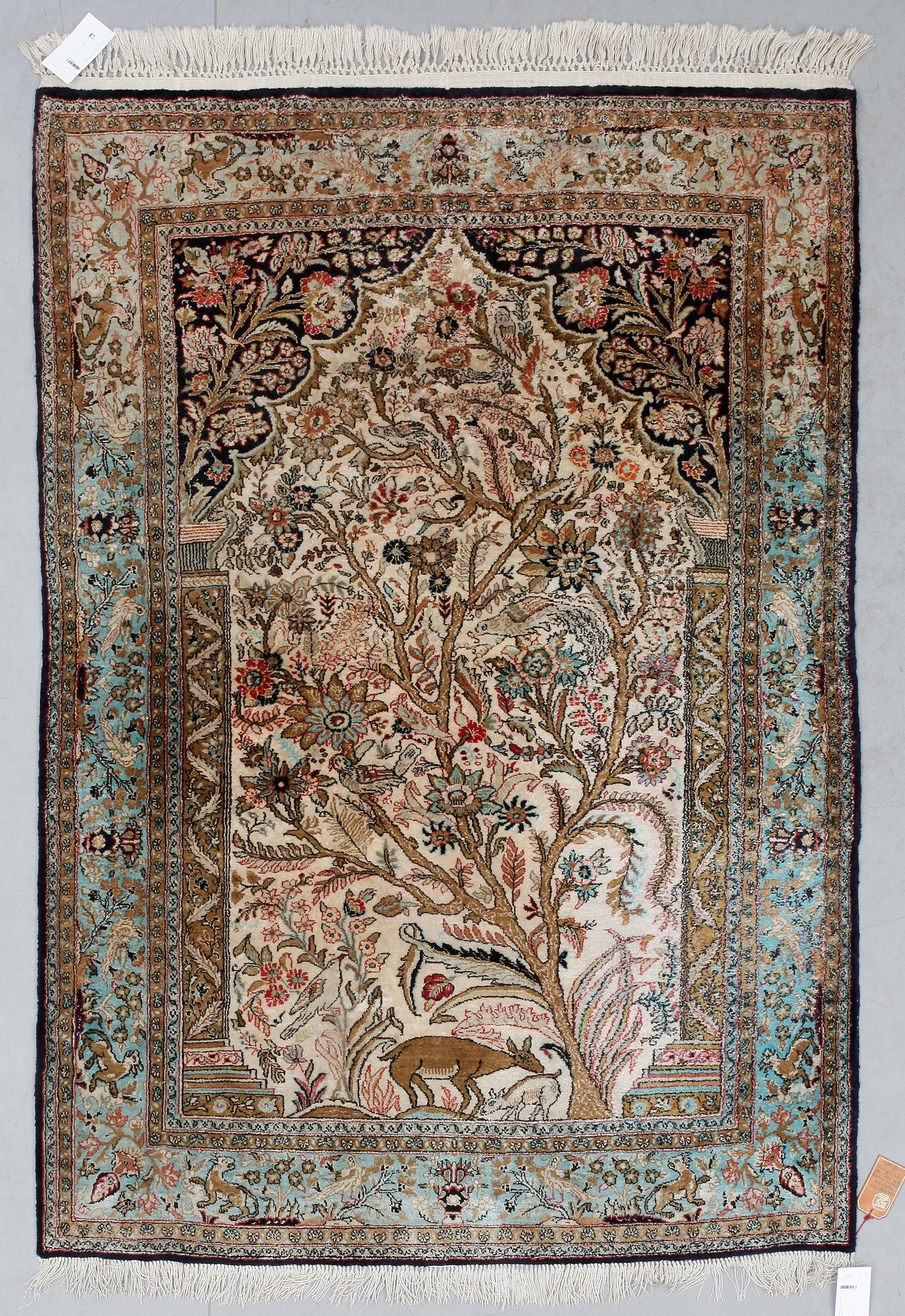 MATTA. Ghom, silke, ca 157 x 106.